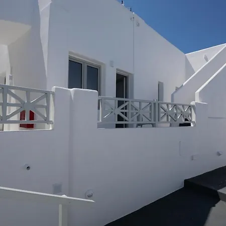 Center Freedom Fira (Santorini)